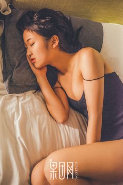 咬唇妆